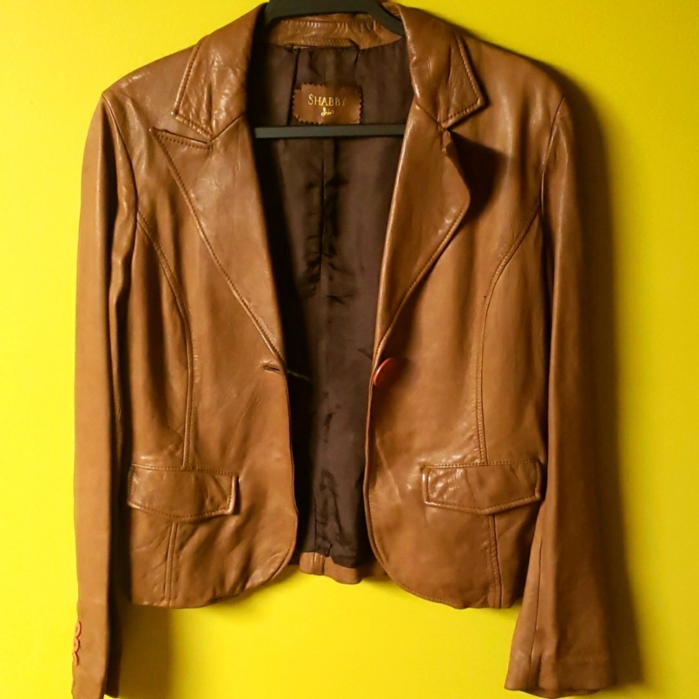 Soft Italian vintage nappa leather jacket with one button.